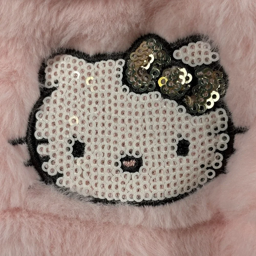 Sanrio fur kitty zipper